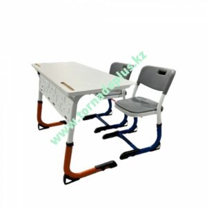 Комплект парта и два стула